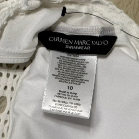 Carmen Marc Valvo Women's Crochet One-Piece Swimsuit NWOT - Picture 4 of 4